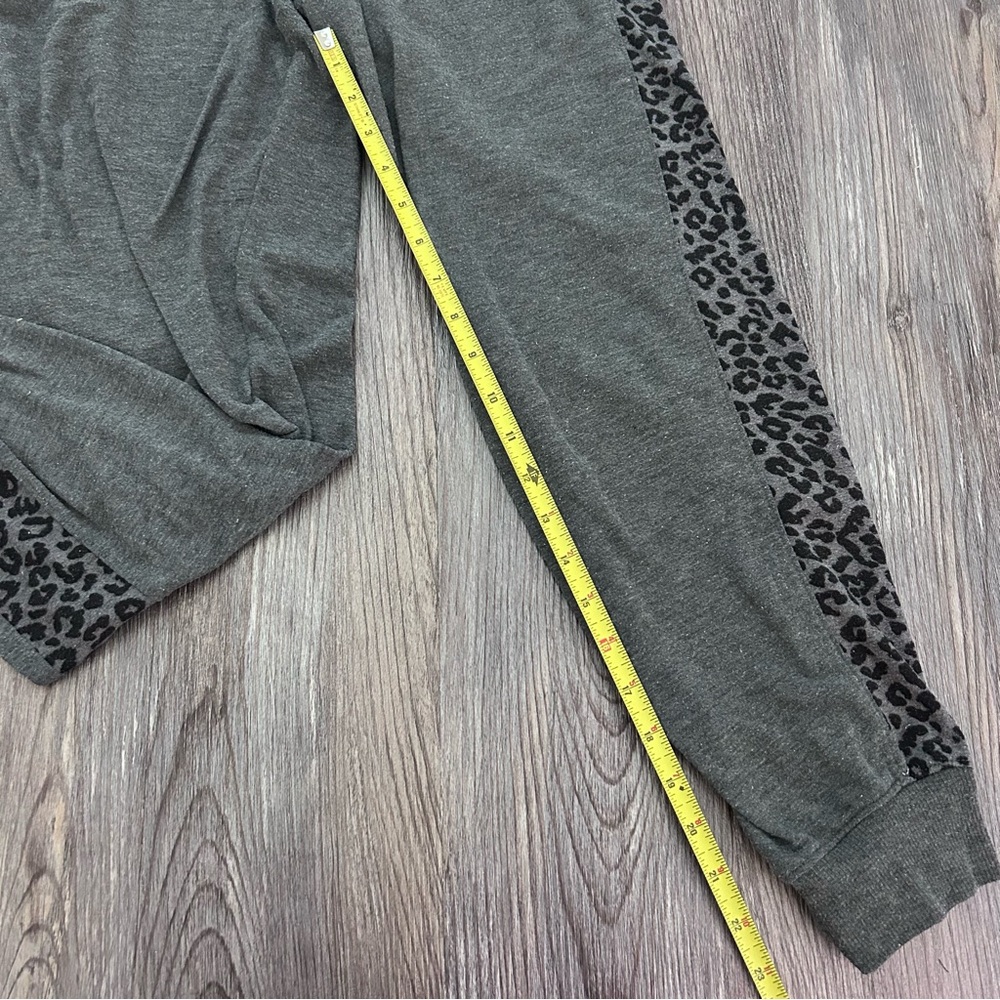 Splendid Lounge Joggers
Size S - Picture 5 of 5